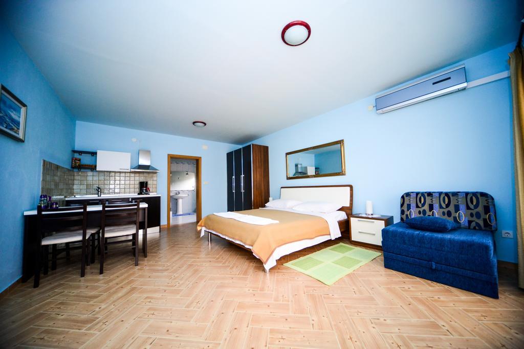 Apartments Dalmacija Стариград-Пакленица Стая снимка