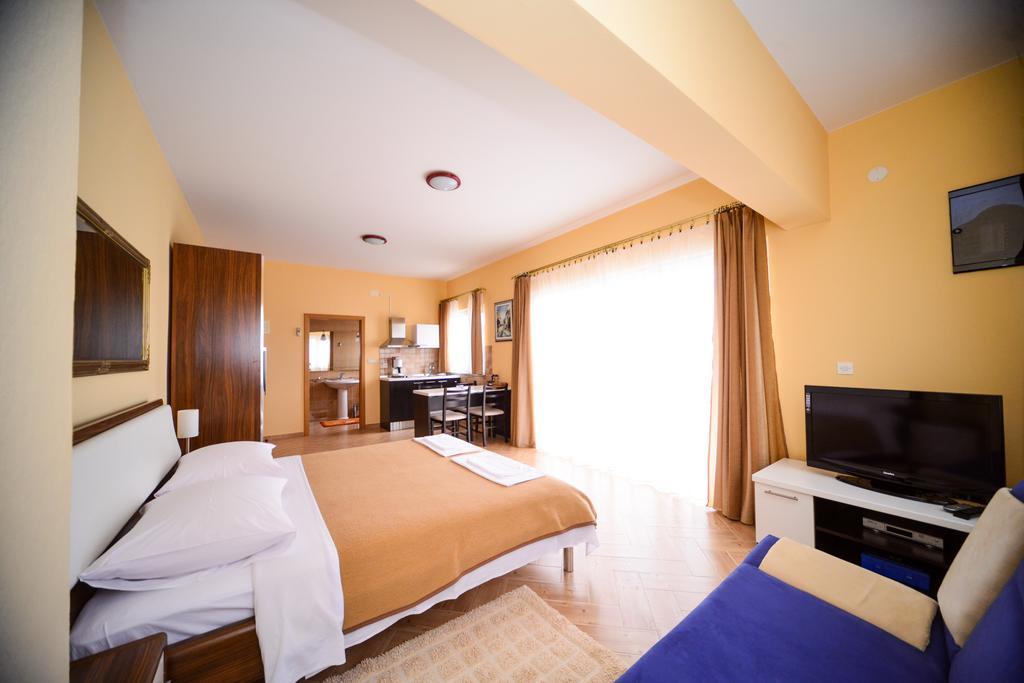 Apartments Dalmacija Стариград-Пакленица Стая снимка
