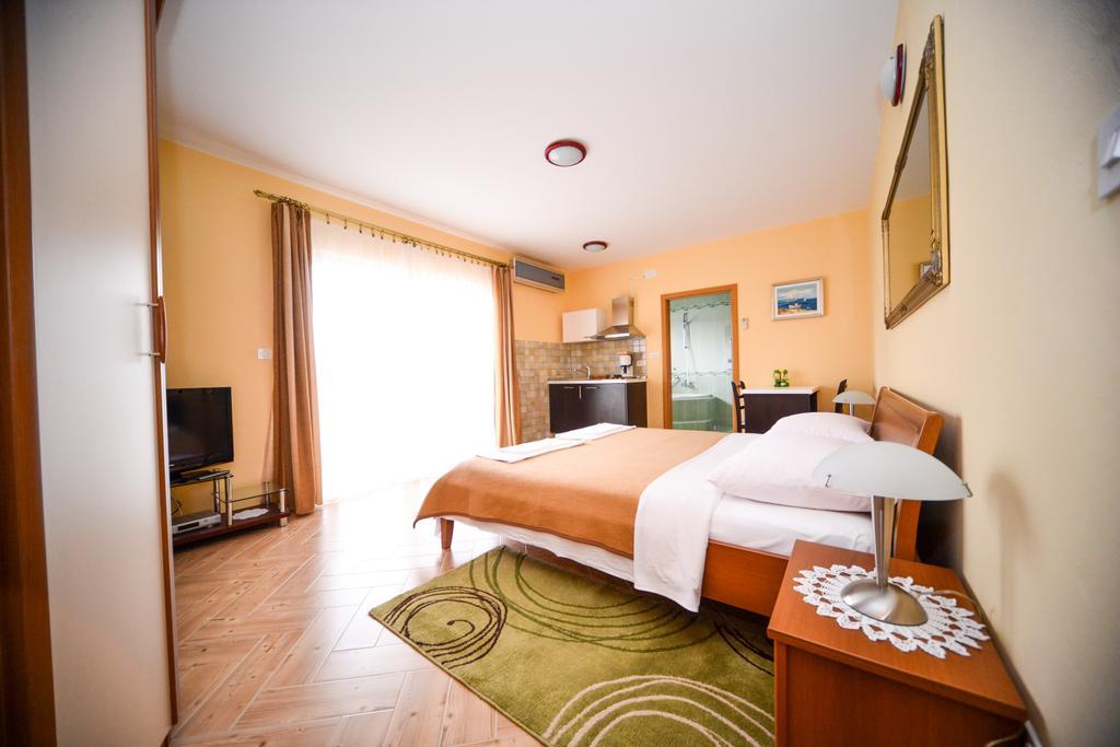 Apartments Dalmacija Стариград-Пакленица Стая снимка