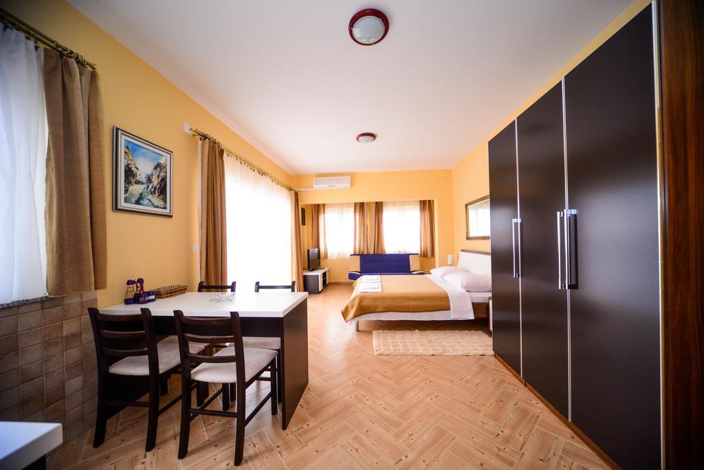 Apartments Dalmacija Стариград-Пакленица Стая снимка