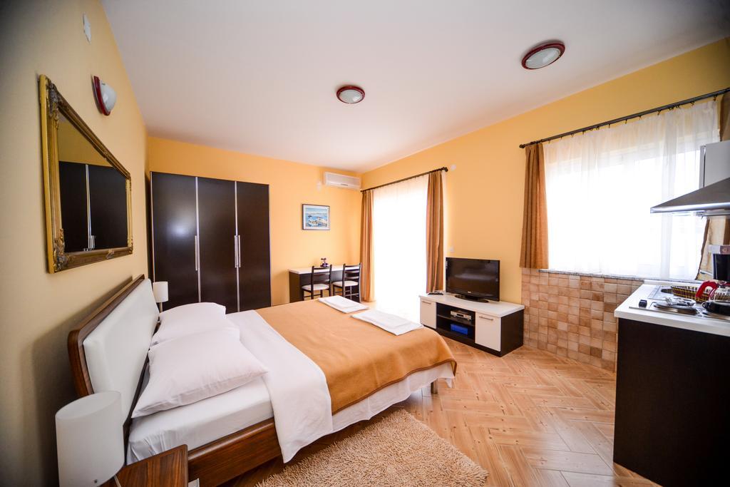 Apartments Dalmacija Стариград-Пакленица Стая снимка